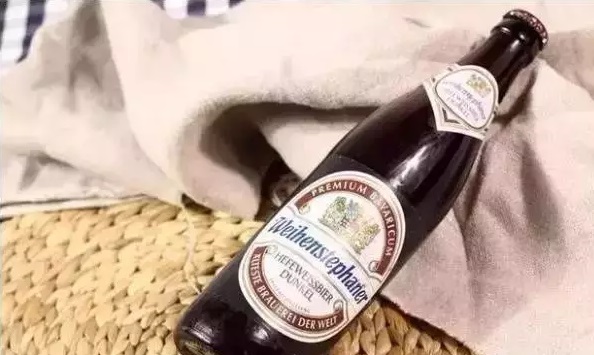 啤酒灌裝機(jī)廠(chǎng)家論啤酒包裝的重要性